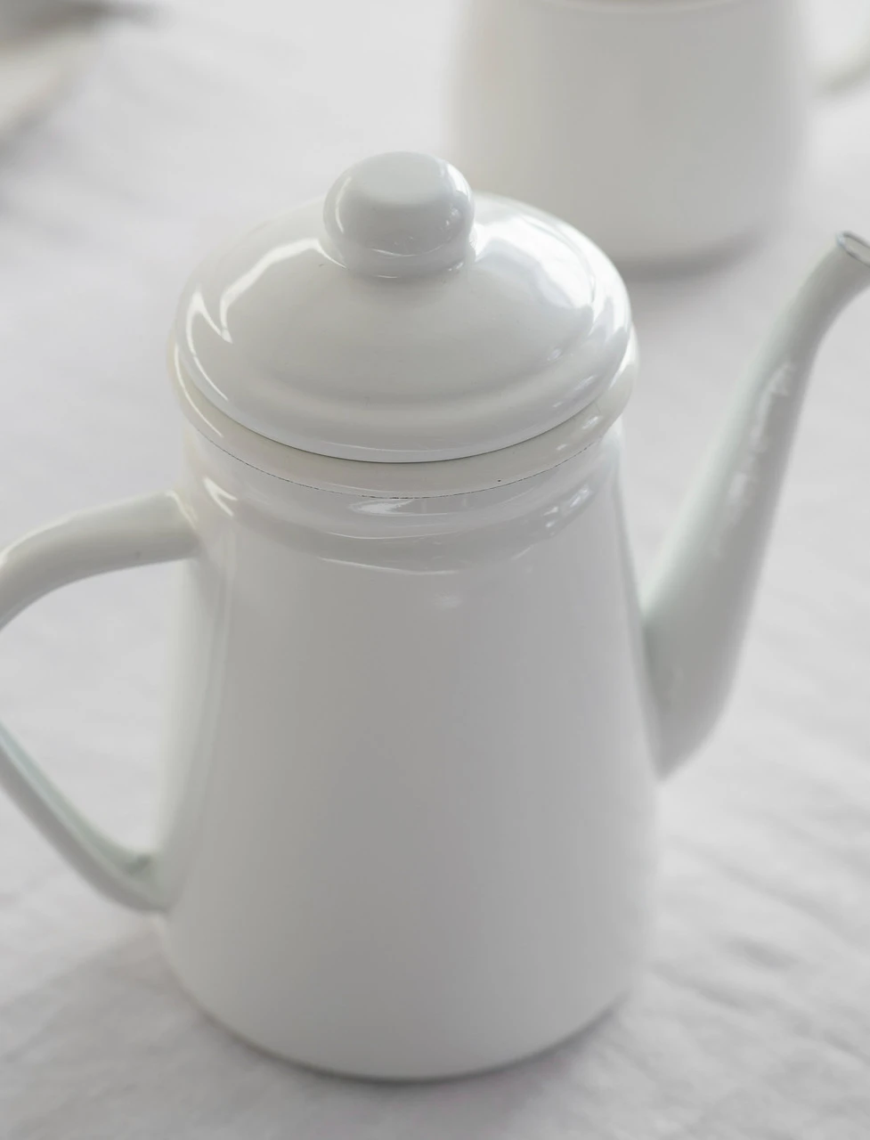 Enamel Coffee Pot - Warm White 4 Enamel Coffee Pot - Warm White - Image 2
