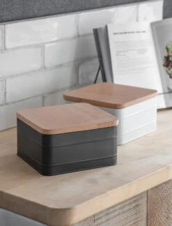 Borough Cake Tin - Lily White 9 Borough Cake Tin - Lily White -Modern Living Shop CTLW01 portrait 3 46447.1638220834