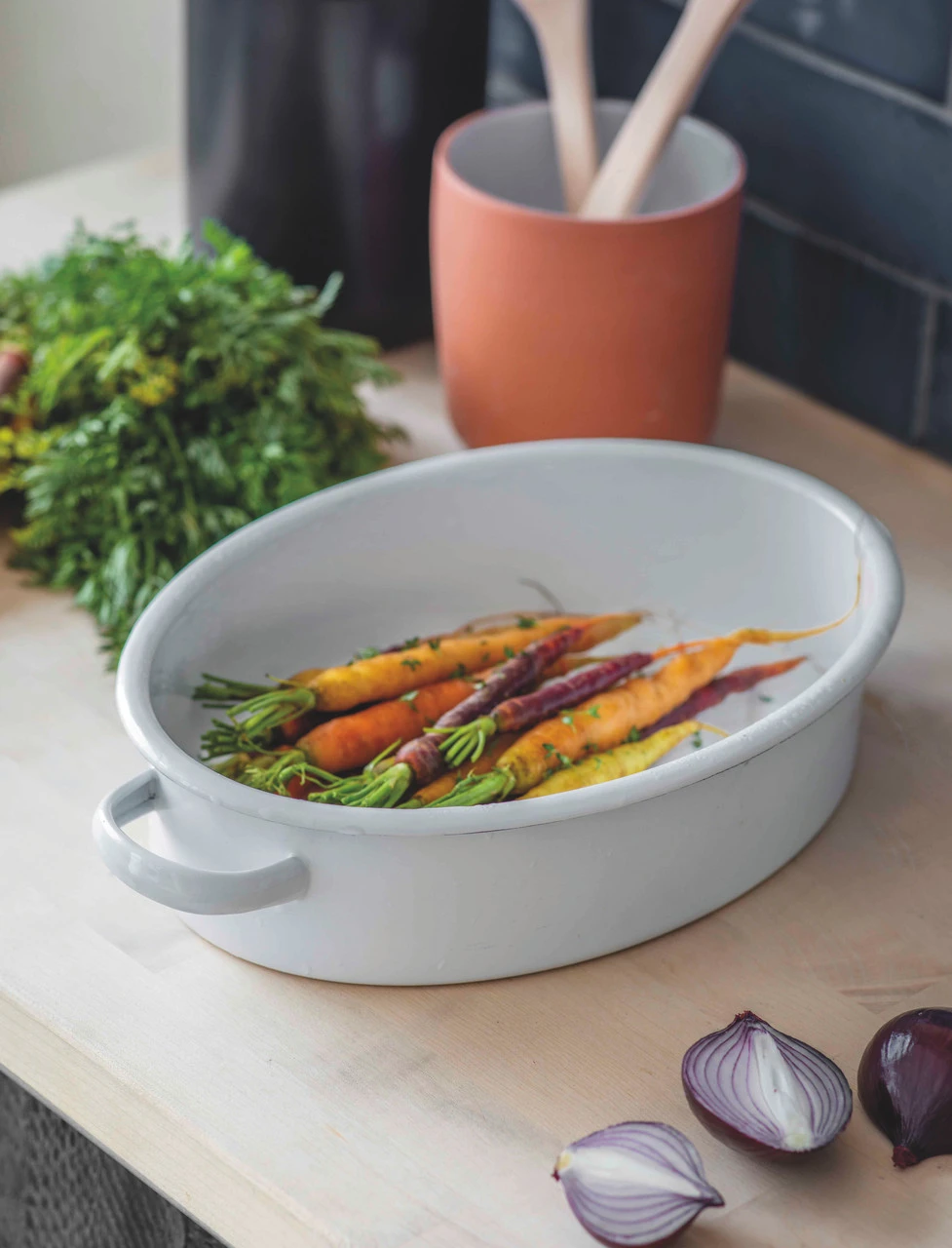 Enamel Roasting Dish - Oval 4 Enamel Roasting Dish - Oval - Image 2