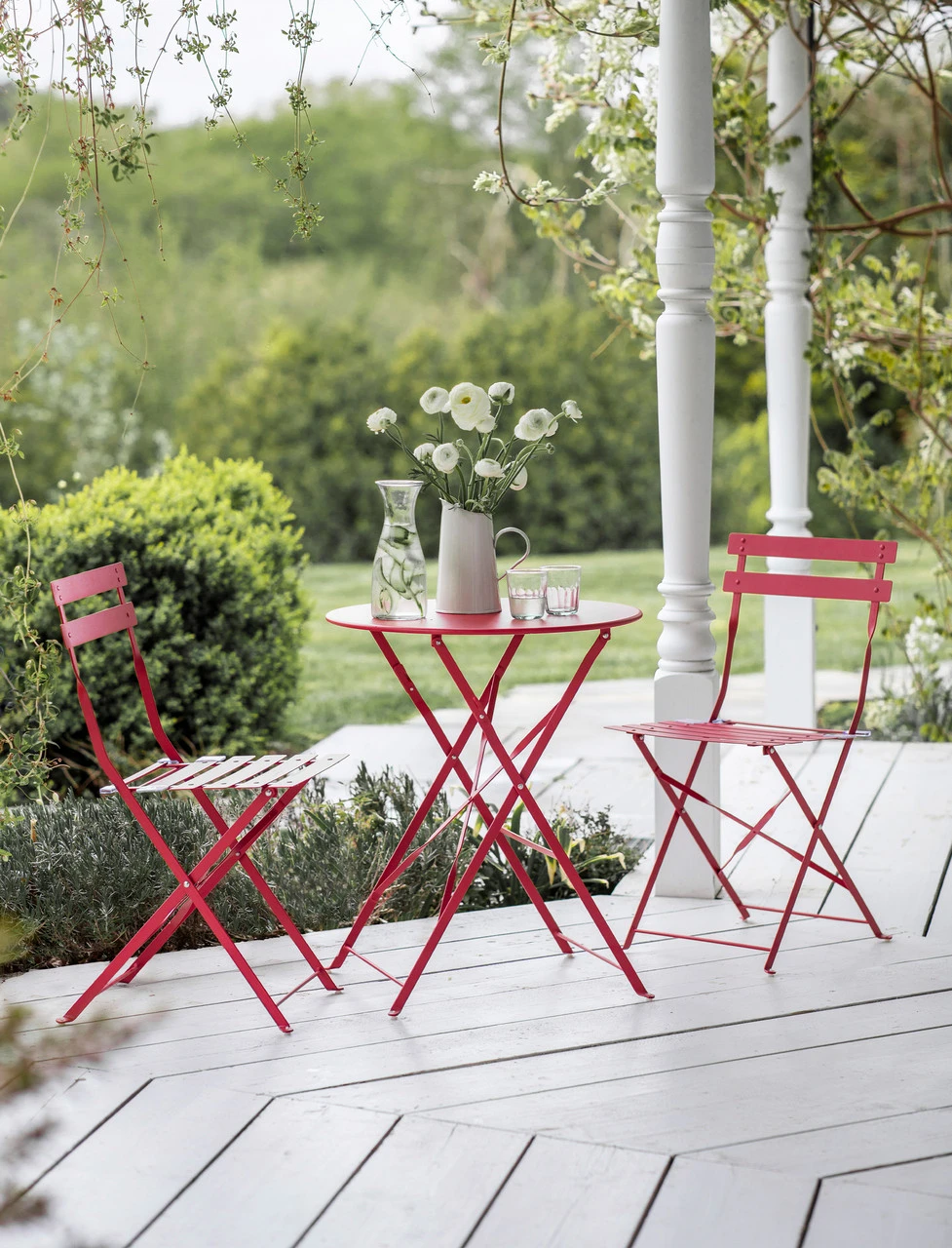 Rive Droite Bistro Set - Small - Pomegranate 3 Rive Droite Bistro Set - Small - Pomegranate