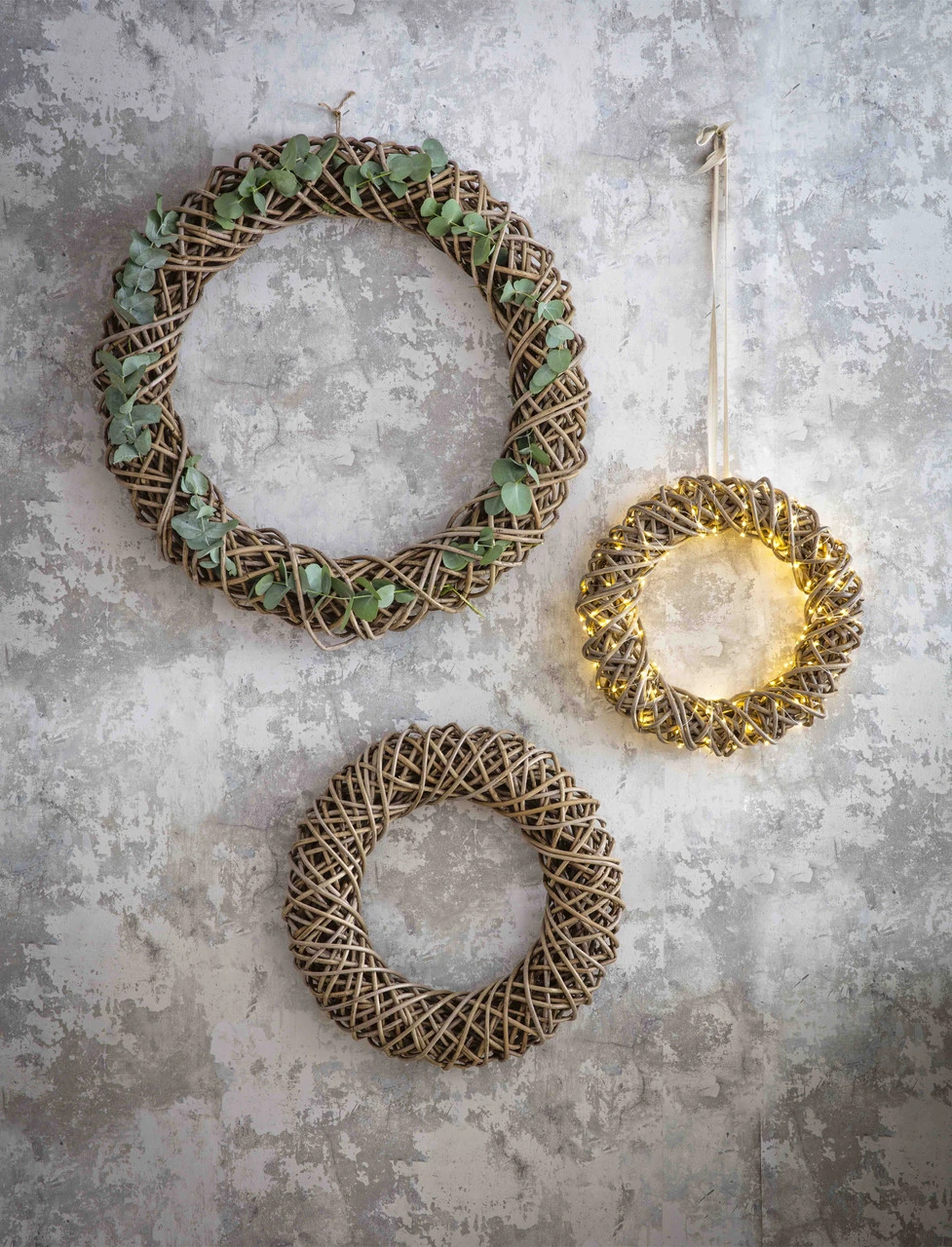 Door Wreath - 40cm 4 Door Wreath - 40cm - Image 2